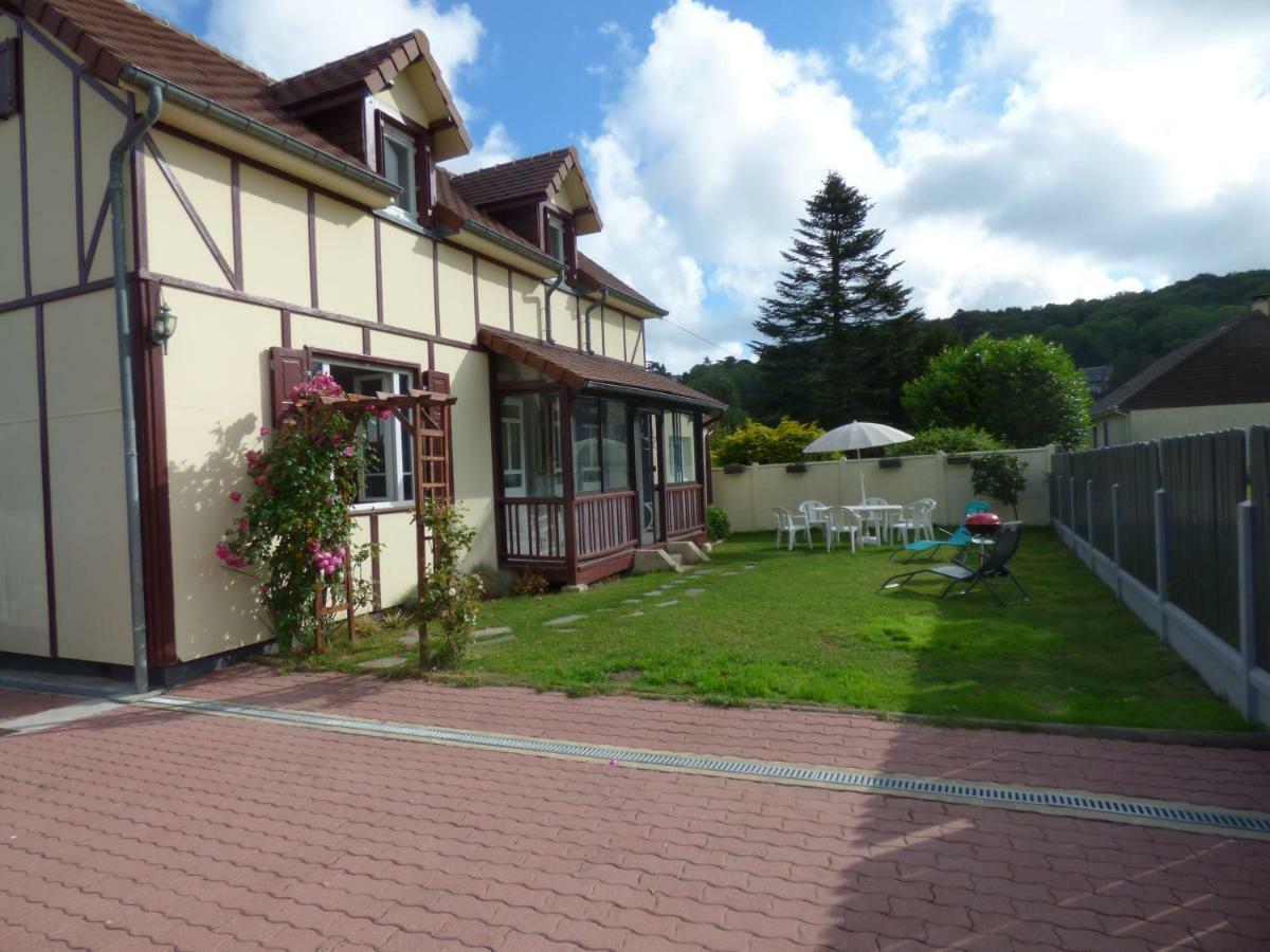 Gite Le Petit Chalet Avec Parking Gratuit Étretat Exterior foto